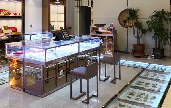 鴻鈦展示專業(yè)從事定制的珠寶展示柜的廠家 鴻鈦展示專業(yè)從事定制的珠寶展示柜的廠家