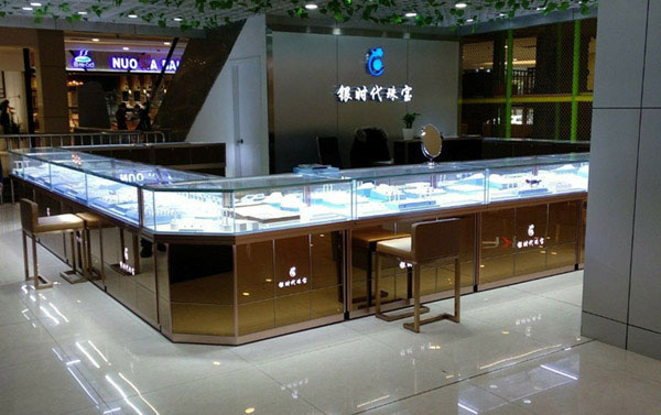 高品質(zhì)珠寶展柜確保的條件 高品質(zhì)珠寶展柜確保的條件