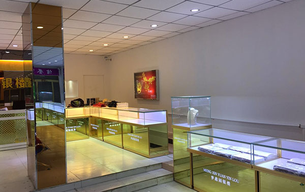 珠寶店鋪展柜要怎么設(shè)計?