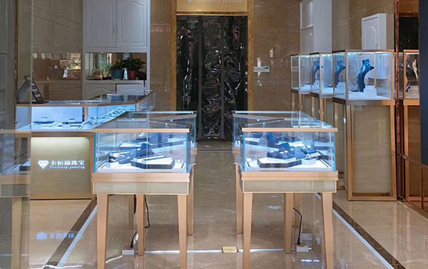哪里能聯(lián)系到高端珠寶展柜廠？